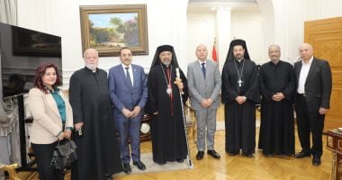 محافظ القاهرة يستقبل بطريرك الإسكندرية للأقباط الكاثوليك للتهنئة بالعيد 1 القاهرة يستقبل بطريرك الإسكندرية للأقباط الكاثوليك للتهنئة بالعيد